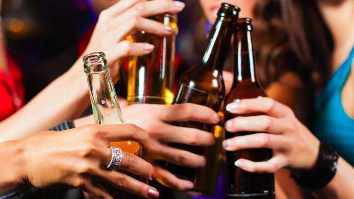 Школярка з Києва потрапила до лікарні після пива з коньяком Школярка з Києва потрапила до лікарні після пива з коньяком