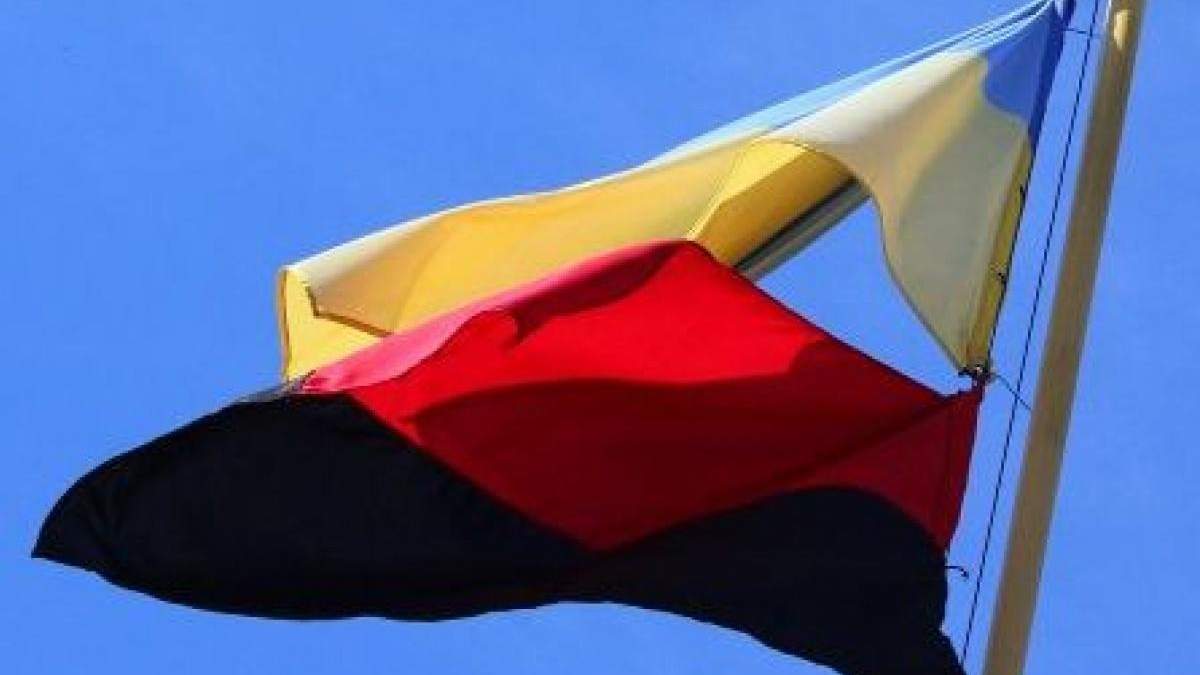У Києві на свята хочуть підіймати революційний прапор ОУН У Києві на свята хочуть підіймати революційний прапор ОУН