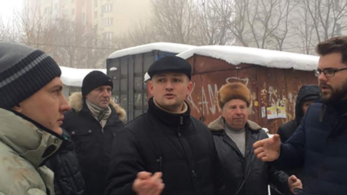 Юрий Левченко во время митинга против незаконной застройки Юрий Левченко во время митинга против незаконной застройки