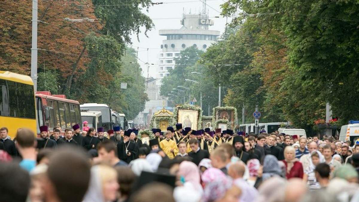 Украинский Facebook "заболел" "Молитвой за снижение цен на общественный транспорт" Украинский Facebook "заболел" "Молитвой за снижение цен на общественный транспорт"