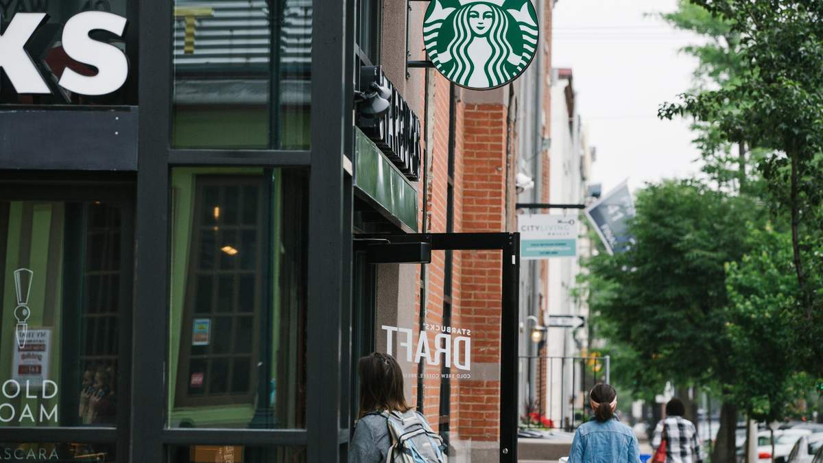 Стало известно, почему Starbucks отказался заходить в Украину Стало известно, почему Starbucks отказался заходить в Украину