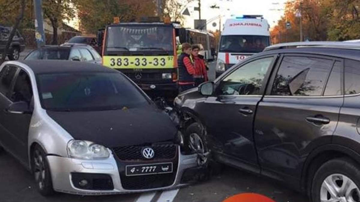 Лівійський дипломат потрапив у ДТП в Києві Лівійський дипломат потрапив у ДТП в Києві