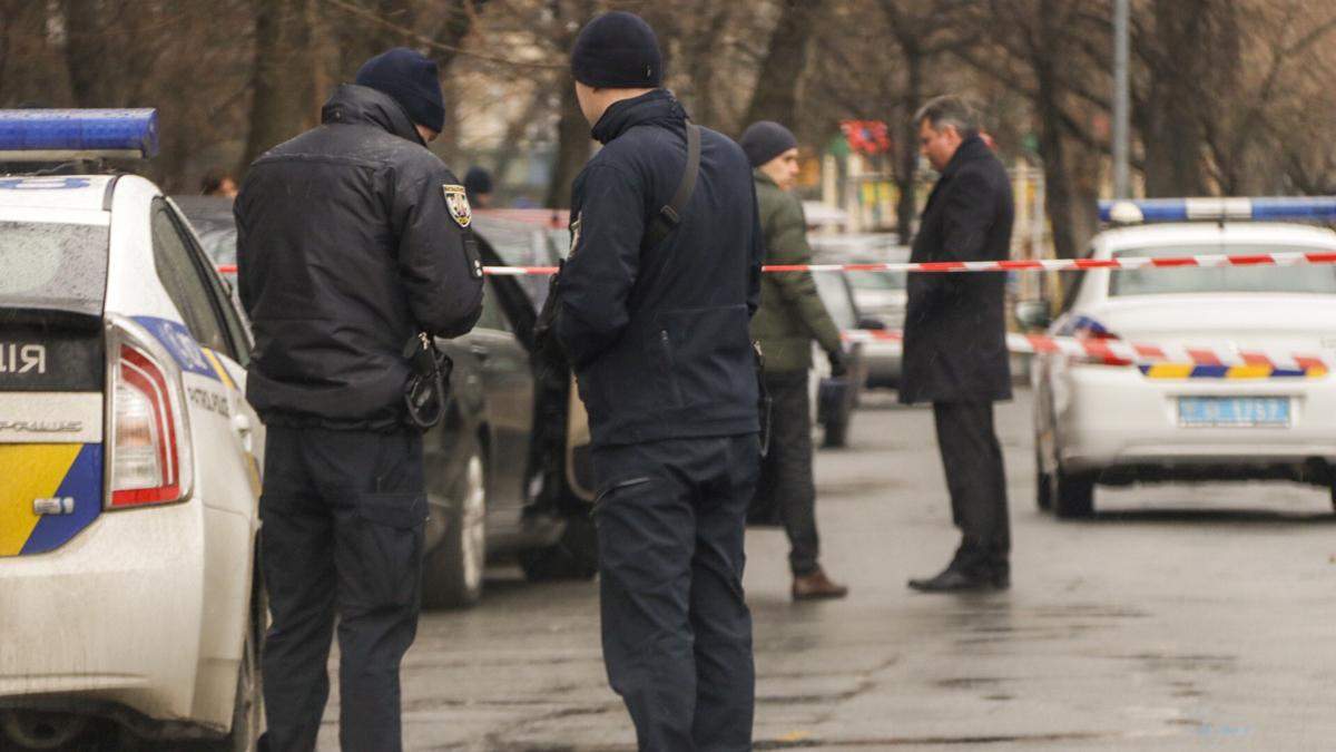 Невідомого у поліцейській формі розшукують Невідомого у поліцейській формі розшукують