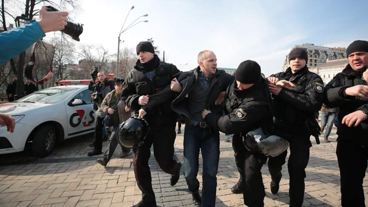 Нескольких радикалов задержала полиция Нескольких радикалов задержала полиция