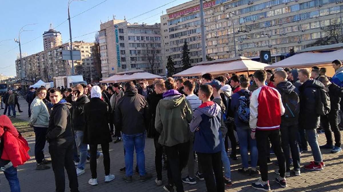 Ситуация под ЦИК в день выборов президента Украины Ситуация под ЦИК в день выборов президента Украины