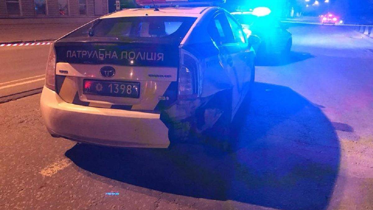 Угнанный автомобиль патрульных Угнанный автомобиль патрульных
