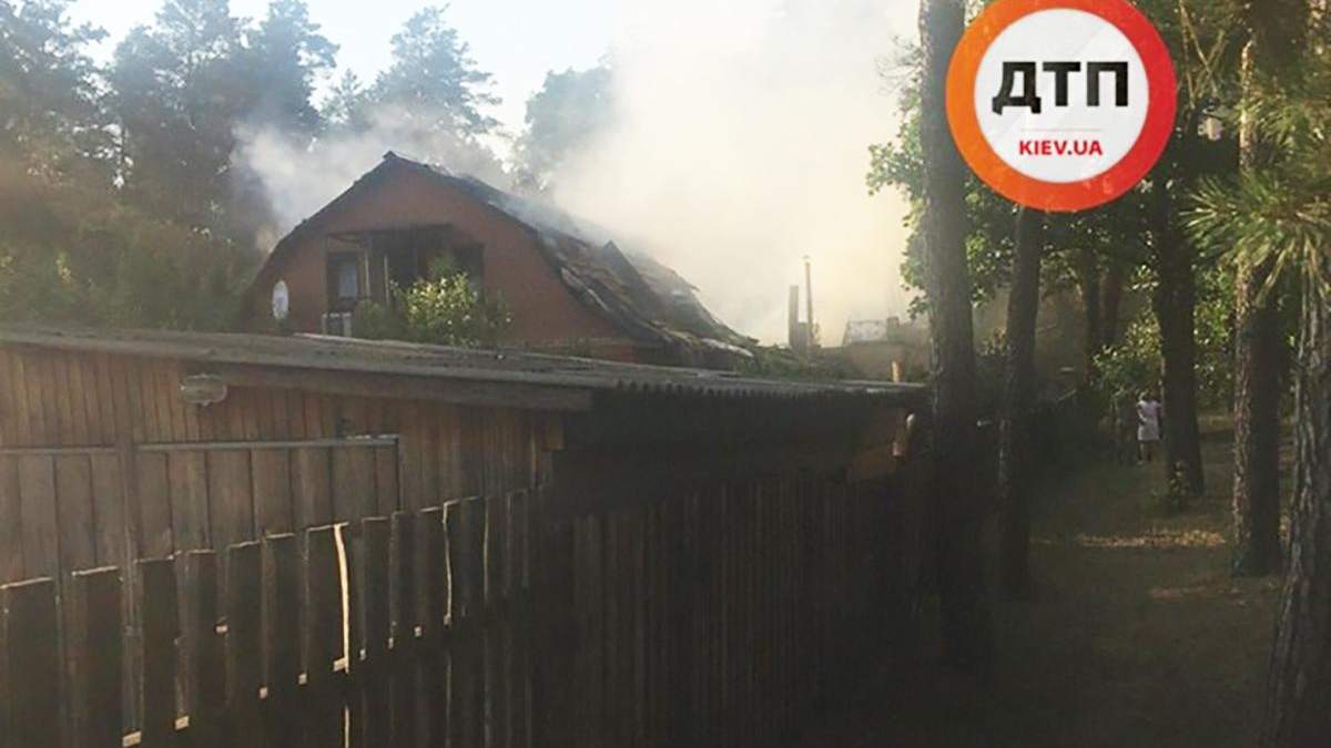 Під Києвом згорів будинок, у якому знімали "Свати" Під Києвом згорів будинок, у якому знімали "Свати"