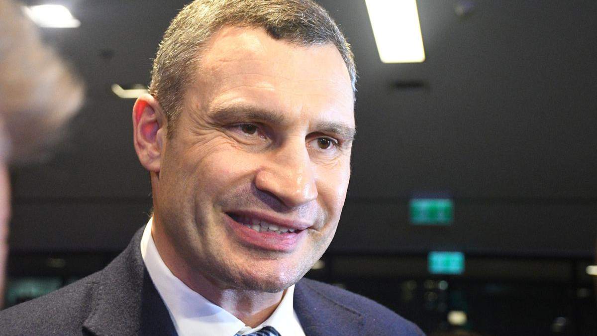 Кличко пояснив, чому вважає незаконним своє ймовірне звільнення з посади голови КМДА Кличко пояснив, чому вважає незаконним своє ймовірне звільнення з посади голови КМДА