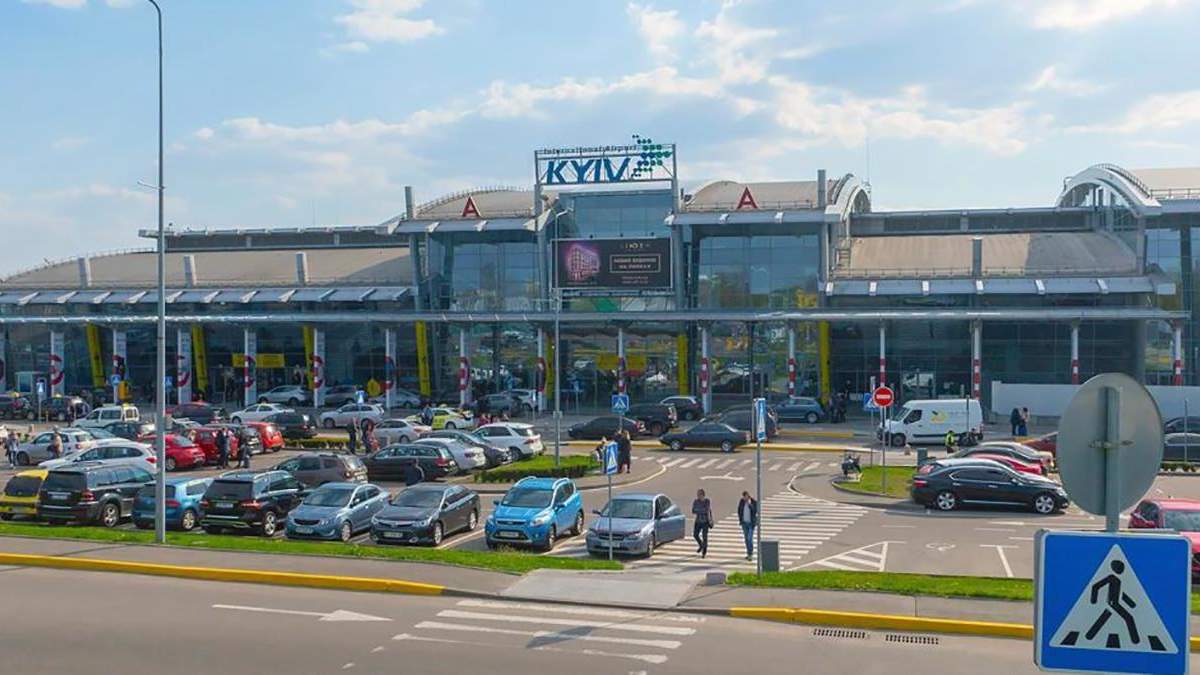 В аэропорту "Киев" Жуляны сел военный самолет В аэропорту "Киев" Жуляны сел военный самолет
