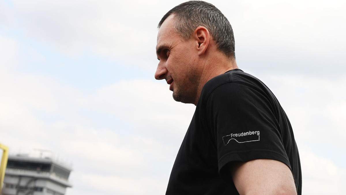 Родные Сенцова направляются на встречу с ним в Киев: фото Родные Сенцова направляются на встречу с ним в Киев: фото