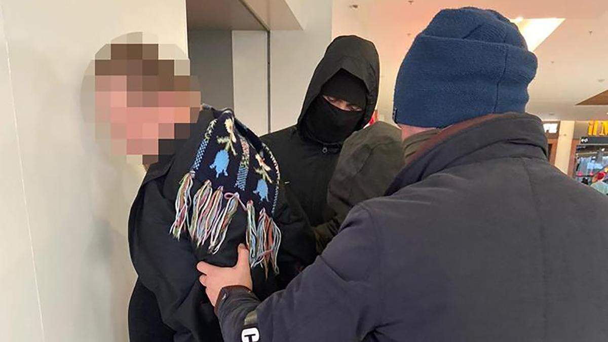 Поліцейські затримали шахраїв Поліцейські затримали шахраїв
