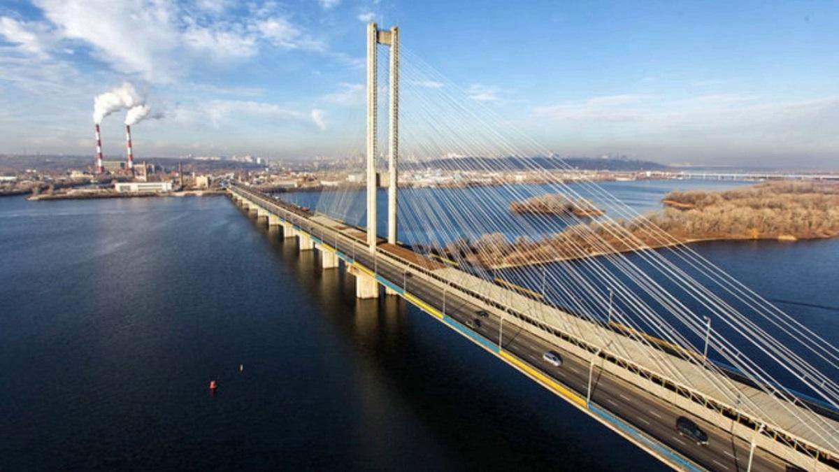 Через ремонт у Києві обмежили рух Південним мостом Через ремонт у Києві обмежили рух Південним мостом