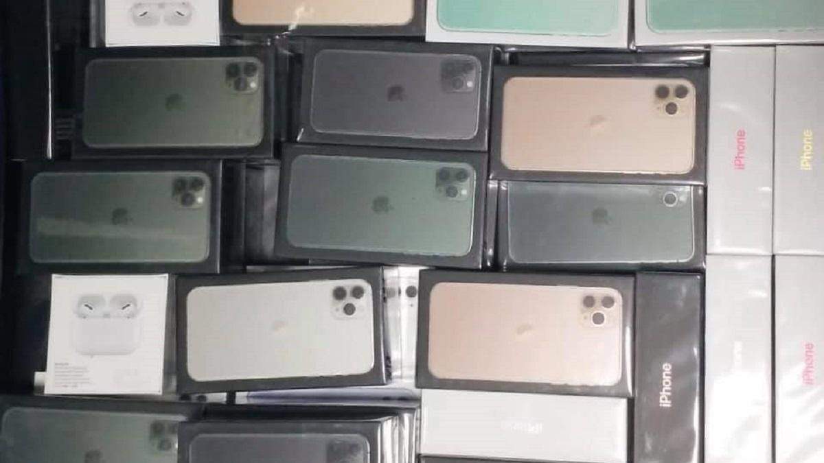 У "Борисполі" залишили iPhone на майже 2 мільйони гривень У "Борисполі" залишили iPhone на майже 2 мільйони гривень