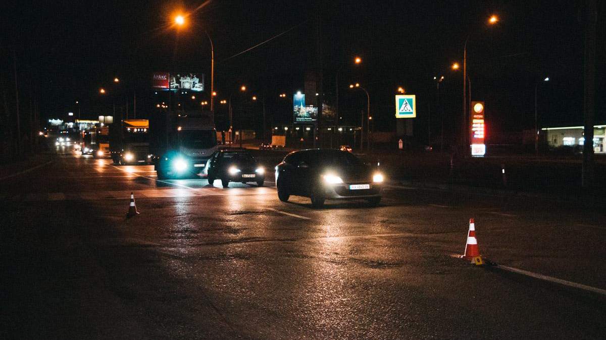 Водій збив на смерть пішохода та зник Водій збив на смерть пішохода та зник