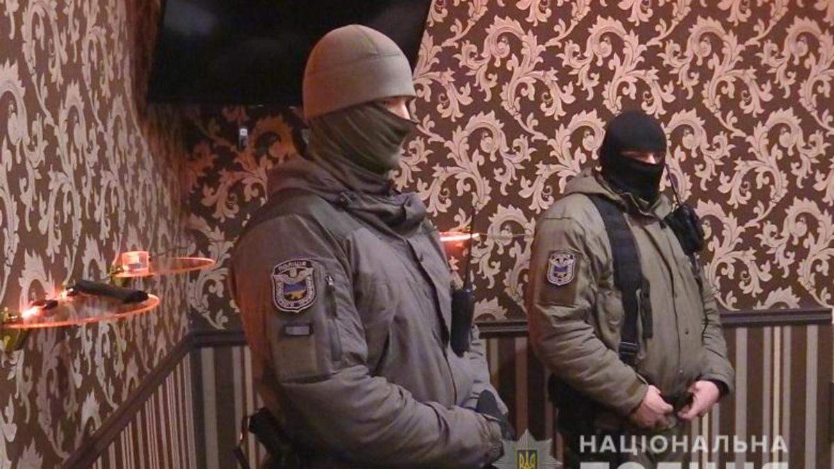 Правоохоронці накрили мережу борделів Правоохоронці накрили мережу борделів
