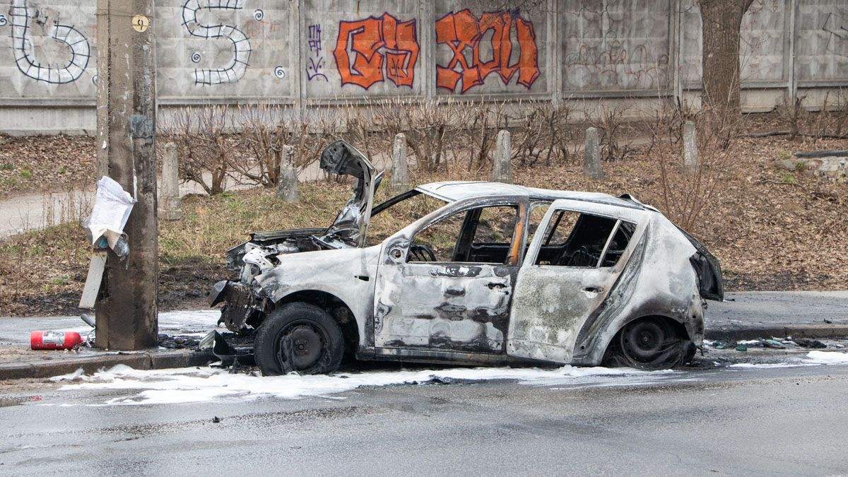 Машина врезалась в столб