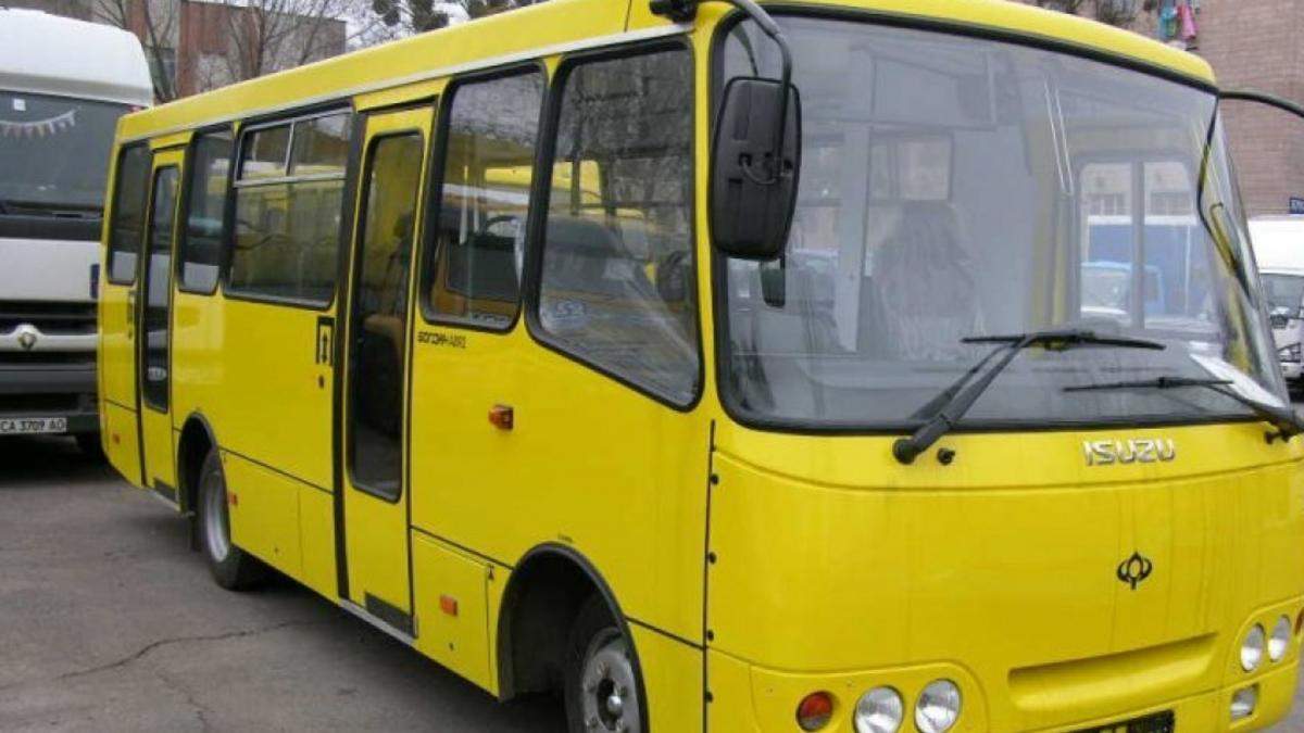 У Києві 6 березня чоловік розбив ніс поліцейській У Києві 6 березня чоловік розбив ніс поліцейській
