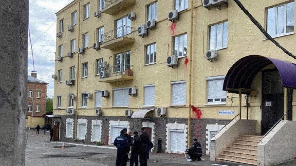 Столкновения и взрыв возе офиса Медведчука 23 мая: фото, видео Столкновения и взрыв возе офиса Медведчука 23 мая: фото, видео