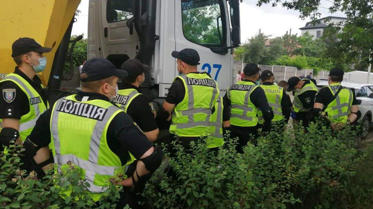 Поліція на Русанівських садах Поліція на Русанівських садах