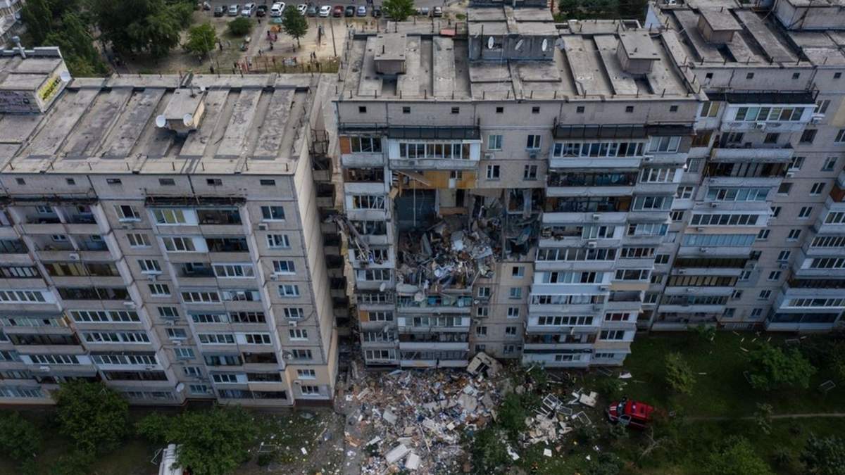 Из-за взрыва газа на Позняках погибли 5 человек Из-за взрыва газа на Позняках погибли 5 человек