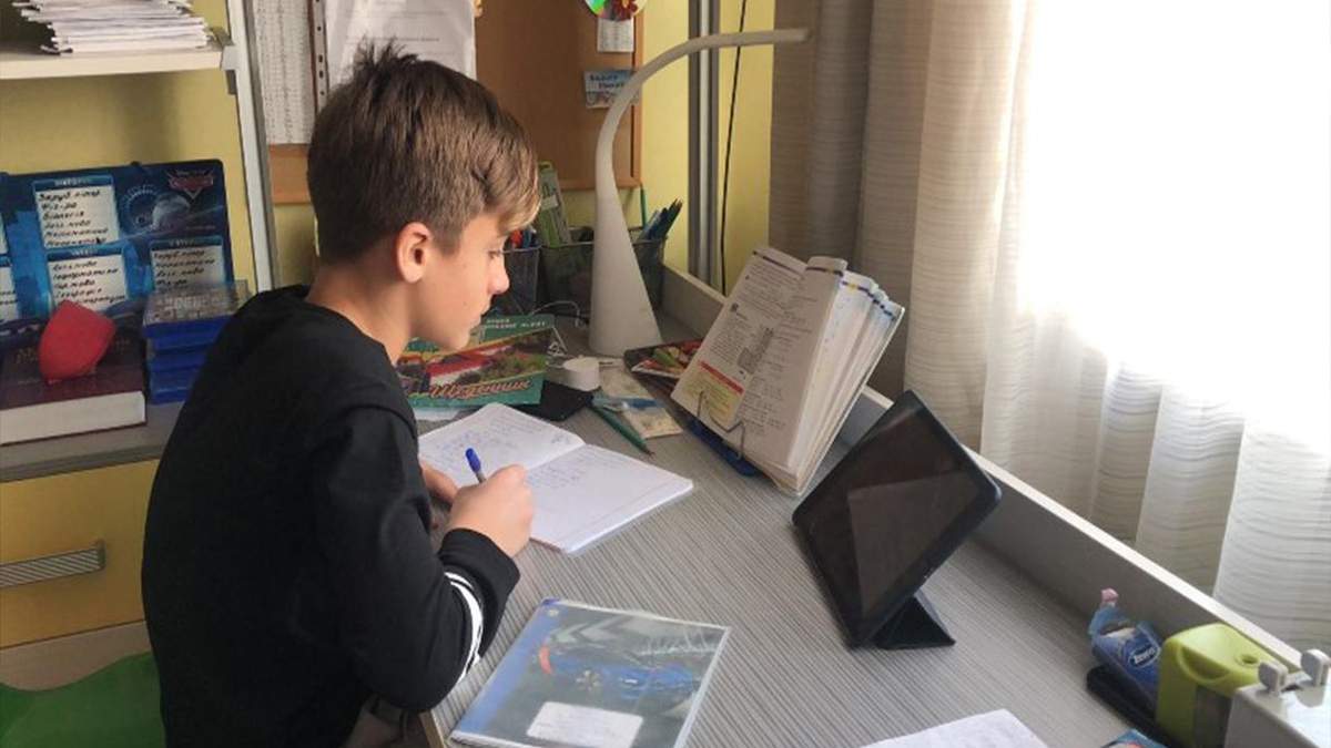 Коронавірус на Київщині: скільки шкіл перейшли на дистанційне навчання Коронавірус на Київщині: скільки шкіл перейшли на дистанційне навчання
