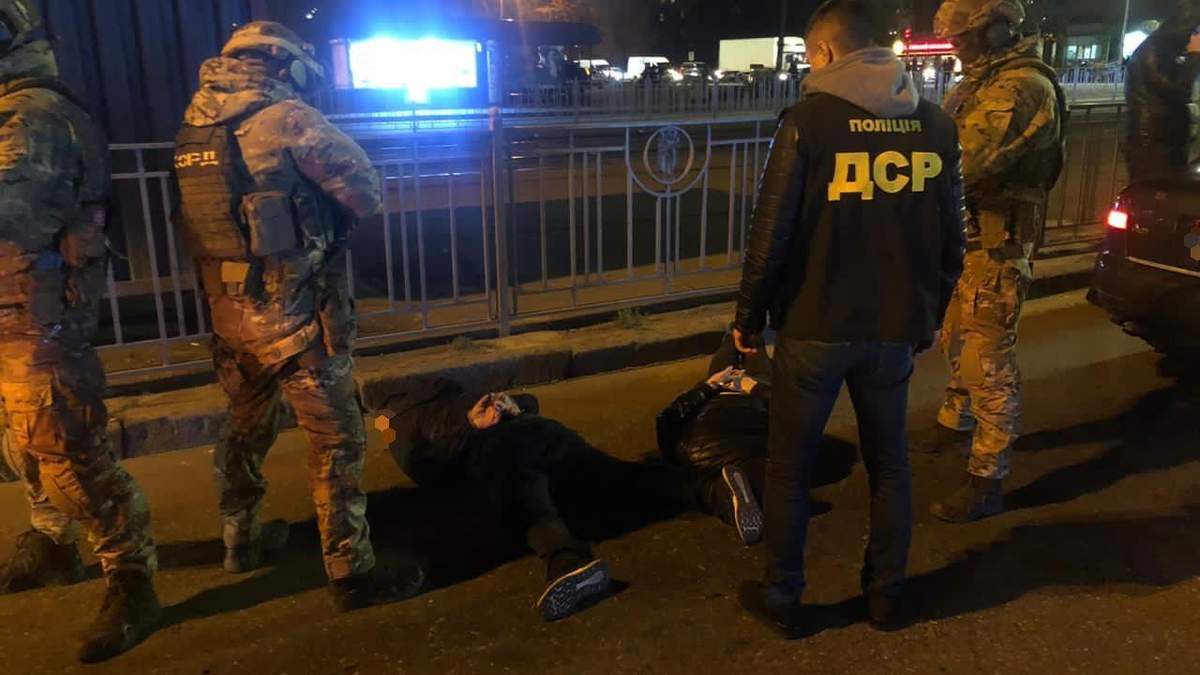 У Києві 24.11.2020 затримали замовників викрадення рома з Харкова У Києві 24.11.2020 затримали замовників викрадення рома з Харкова