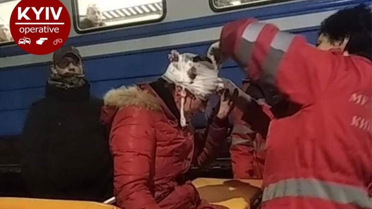 У мережі показали моторошну спробу суїциду жінки під Києвом У мережі показали моторошну спробу суїциду жінки під Києвом