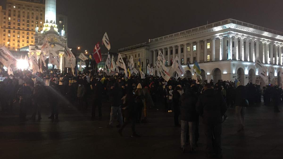 ФОПи власноруч зібрали намети, аби їх не штурмували ФОПи власноруч зібрали намети, аби їх не штурмували
