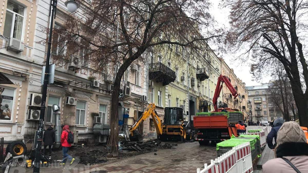 В Киеве наконец демонтировали ресторан Хурма у Золотых ворот В Киеве наконец демонтировали ресторан Хурма у Золотых ворот