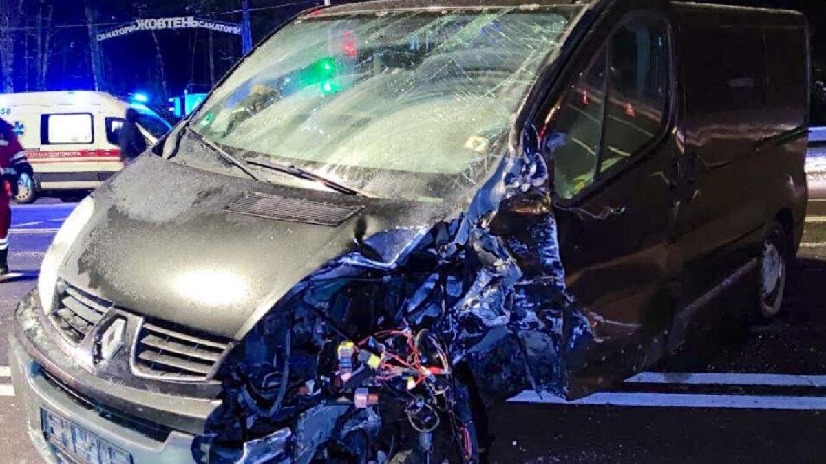 Під Києвом п'яний водій врізався в авто з немовлям: фото Під Києвом п'яний водій врізався в авто з немовлям: фото
