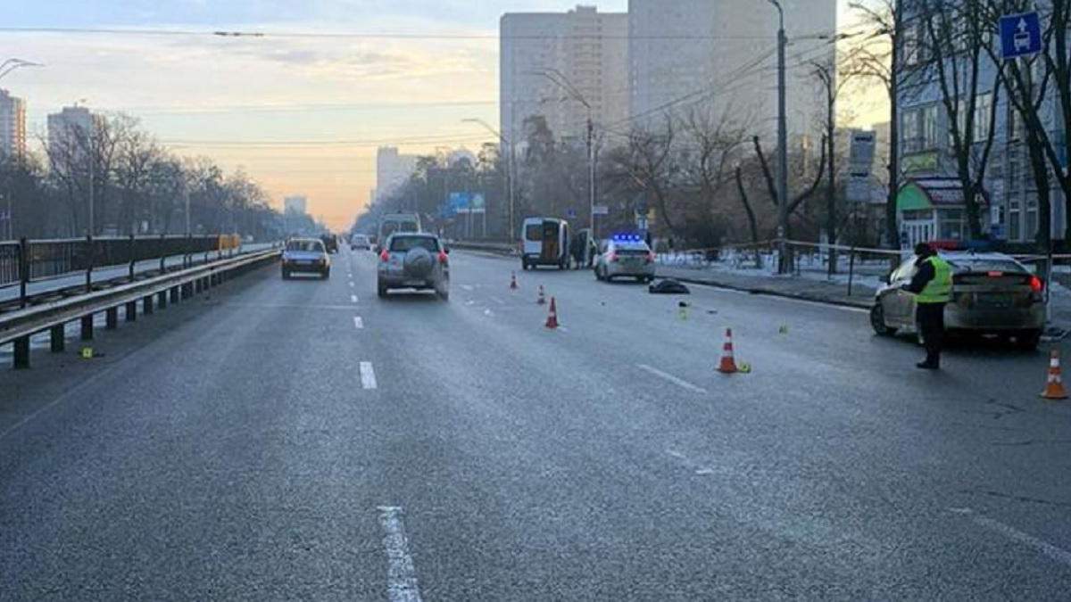 Смертельна ДТП у Києві 23.01.2021: загинула пішохідка -фото Смертельна ДТП у Києві 23.01.2021: загинула пішохідка -фото