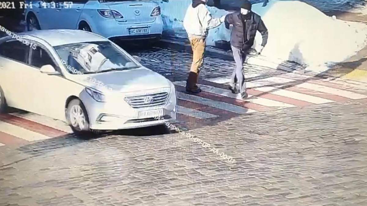 У Києві водій вбив пішохода: ударив його кулаком – відео - Новини У Києві водій вбив пішохода: ударив його кулаком – відео - Новини