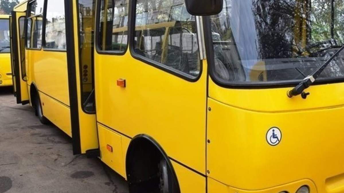 Не треба було народжувати, – у Києві маршрутник відмовився везти дітей Не треба було народжувати, – у Києві маршрутник відмовився везти дітей