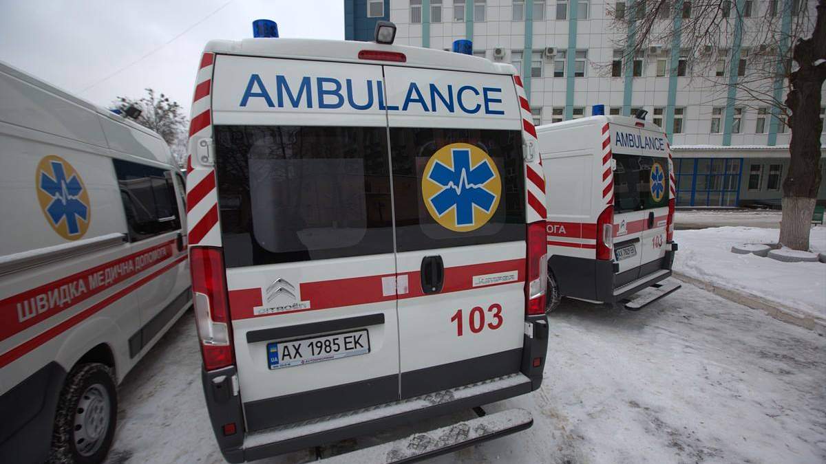 У Києві на жінку впала плитка у підземному переході У Києві на жінку впала плитка у підземному переході