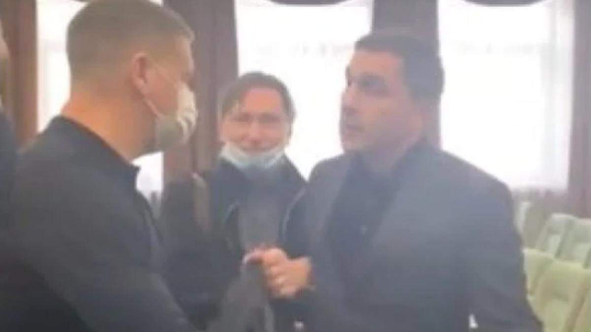 Нардеп от Батьквищины устроил дебош в Киевском облсовете Нардеп от Батьквищины устроил дебош в Киевском облсовете