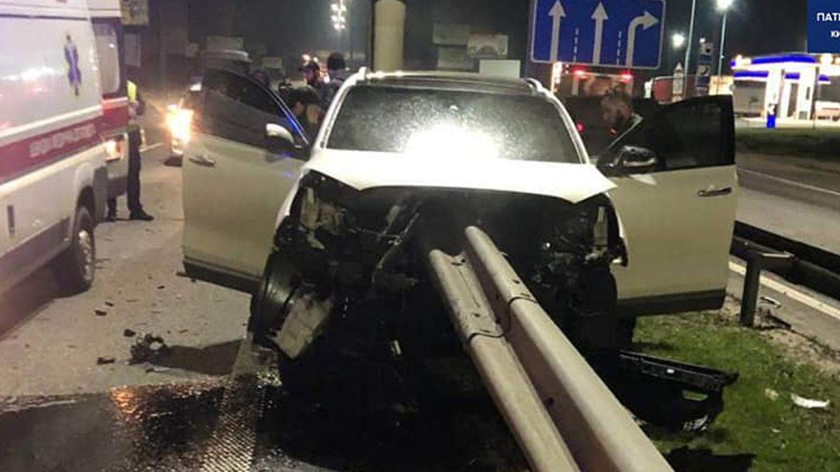 ДТП біля села Стоянка 08.04.2021: Kia Sorento влетіла у відбійник ДТП біля села Стоянка 08.04.2021: Kia Sorento влетіла у відбійник